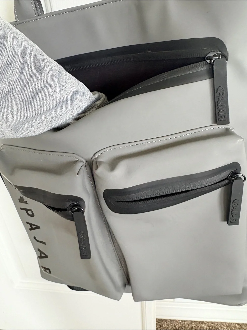 Pajar sleek gray